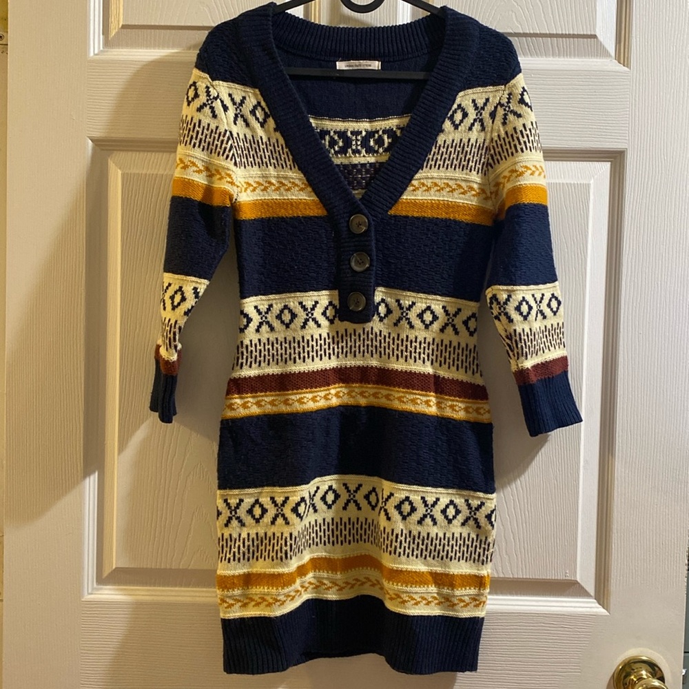 sweater dress with geometry style pattern. 🔵💛⚪️